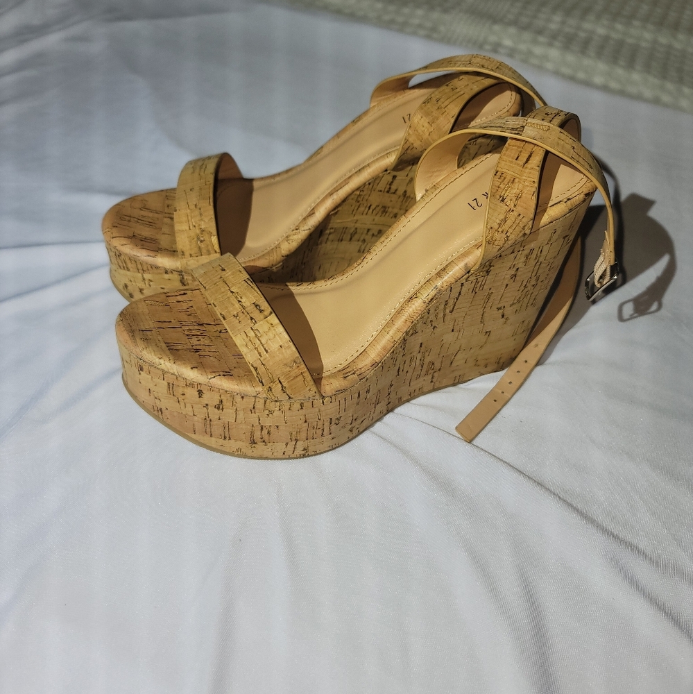 FOREVER 21. Cork Platform Sandals - Picture 2 of 5